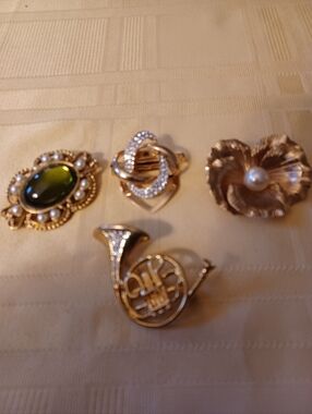 Vintage Brooch Assortment